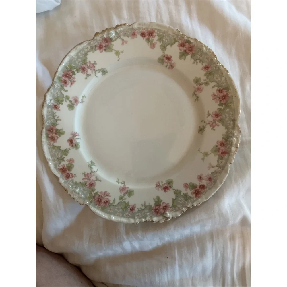 Antiq.  J. Pouyat Limoges Plate Shabby– Chic Floral Garland & Gold Rim. 8.5 In